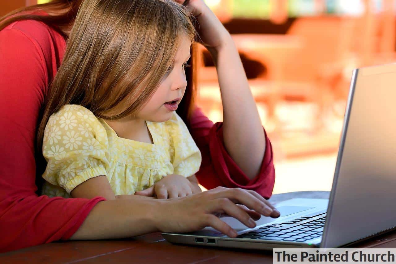 niña estudiando ingles