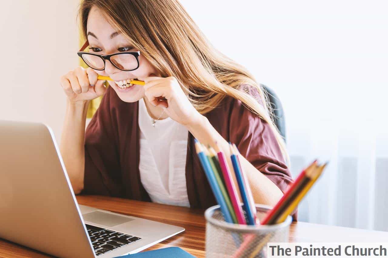 mujer estudiando